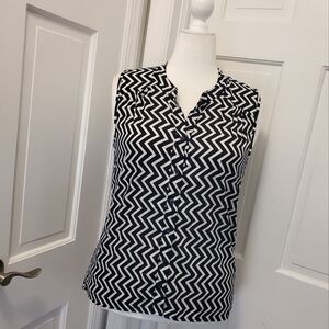 NWT Rosie Glow Navy Zig Zag Sleeveless Lightweight Button Front Blouse Size Lge.